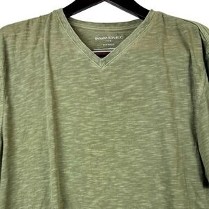 Banana Republic Vintage Mens XL Green V Neck T Shirt Short Sleeve Cotton